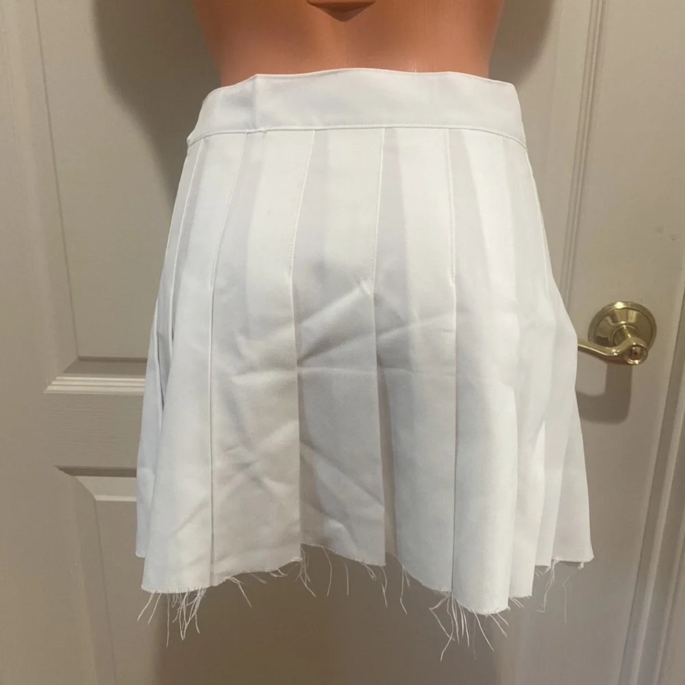 CHEERLEADING White Pleated Skirt Edgy Raw Edge M Medium EUC Cheer Punk Grunge